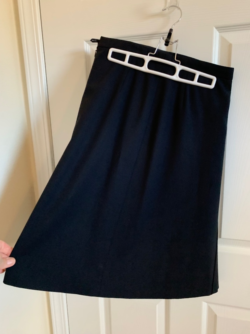 VINTAGE Akris lined navy wool skirt, sz 6 - Picture 9 of 12